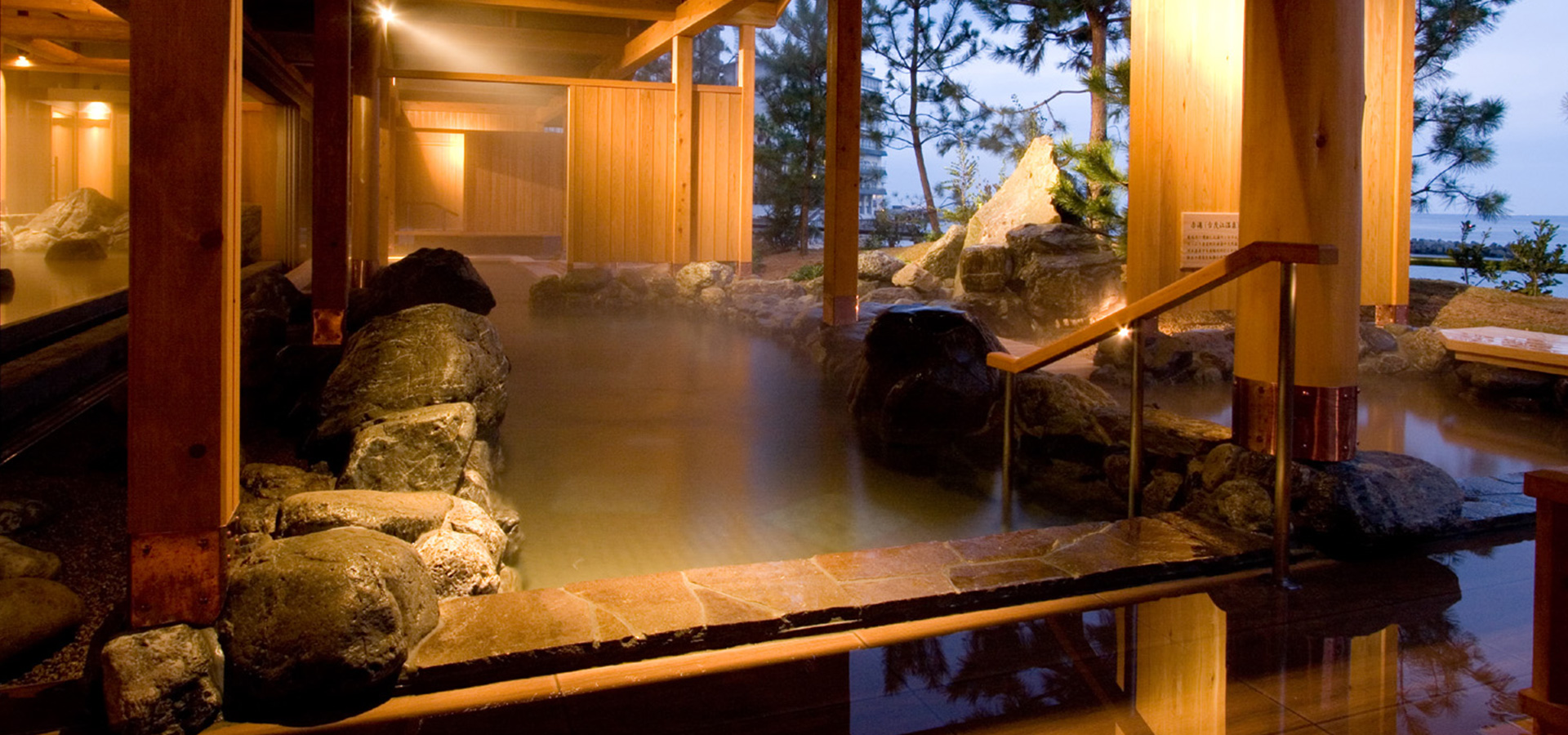 グループホテルの湯巡りを楽しむ