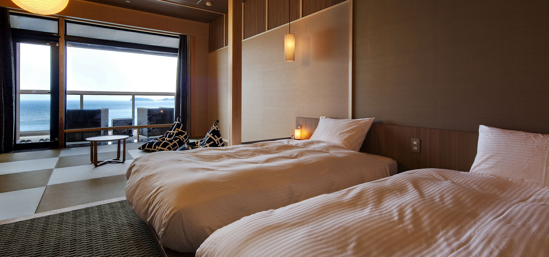 紀淡海峡が一望できる居心地の良い客室