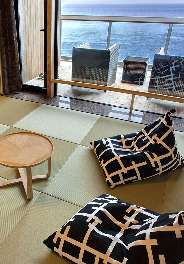 紀淡海峡が一望できる居心地の良い客室