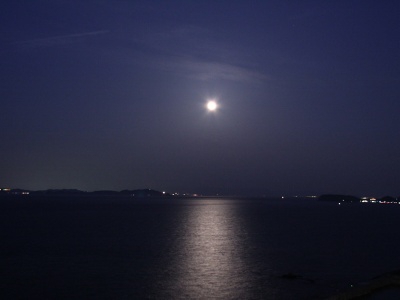 まん丸く美しい満月をNAGISAテラスで 〜フルムーンデイズ in 渚の荘 花季