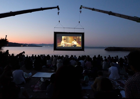 「うみぞら映画祭2018」　〜波音をBGMに海辺で愉しむ“海の映画館”