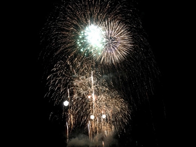 夜空を彩る5,000発の大輪の花「第71回淡路島まつり花火大会」
