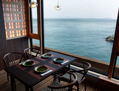 個別椅子テーブル席